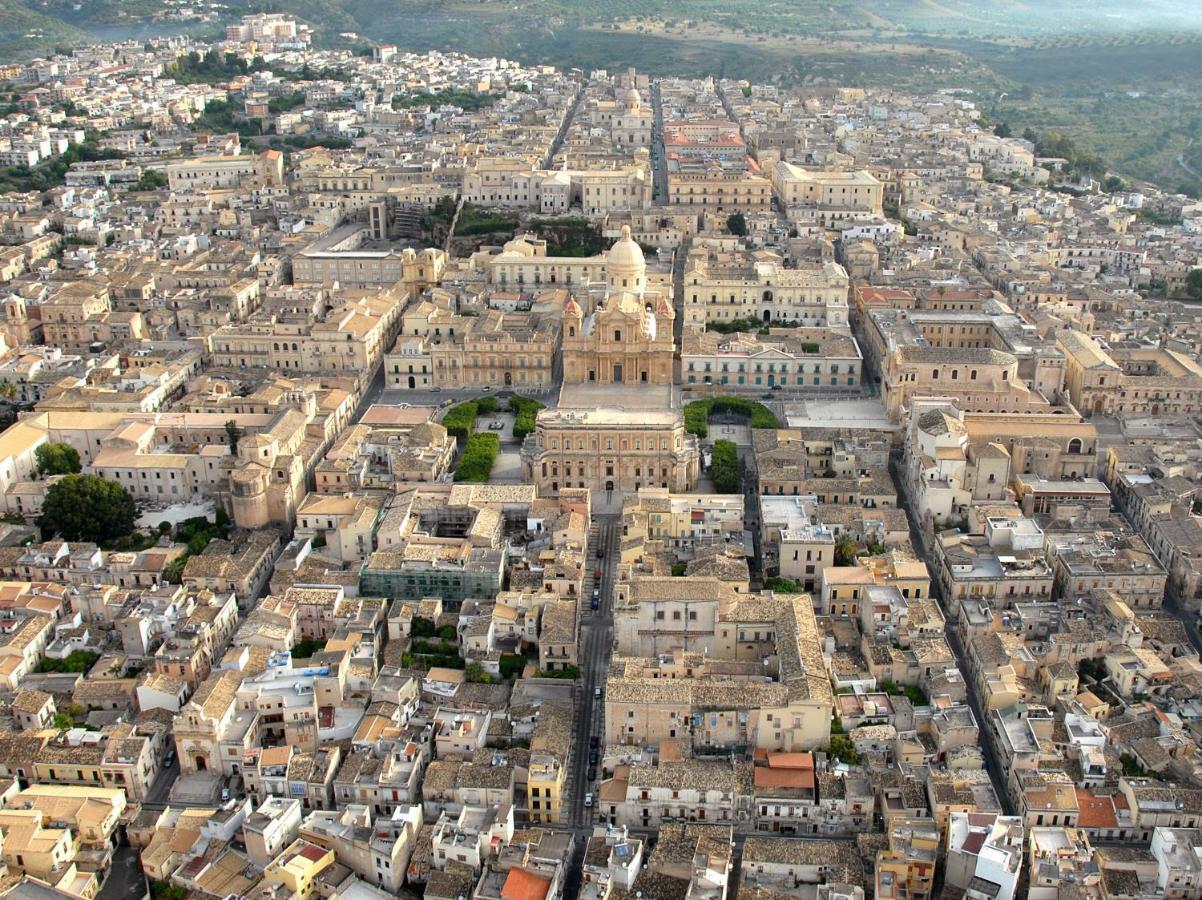 Casa Mariavittoria Villa Noto Exteriör bild